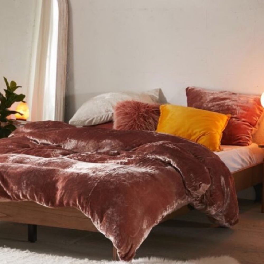 Urban Outfitters Skye Full/Queen Duvet